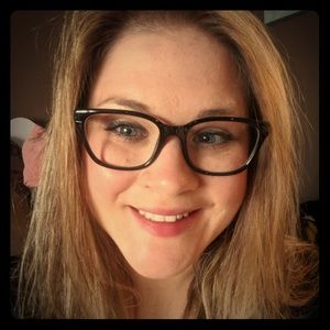 Meet your Posher, Caitlin